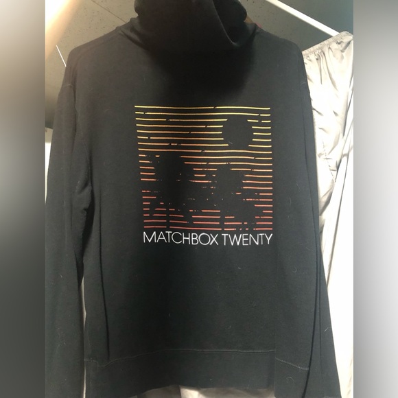 Womens Matchbox Twenty Zip Up Hoodie.Size Medium .Black in color .Logo on back. - Picture 2 of 5